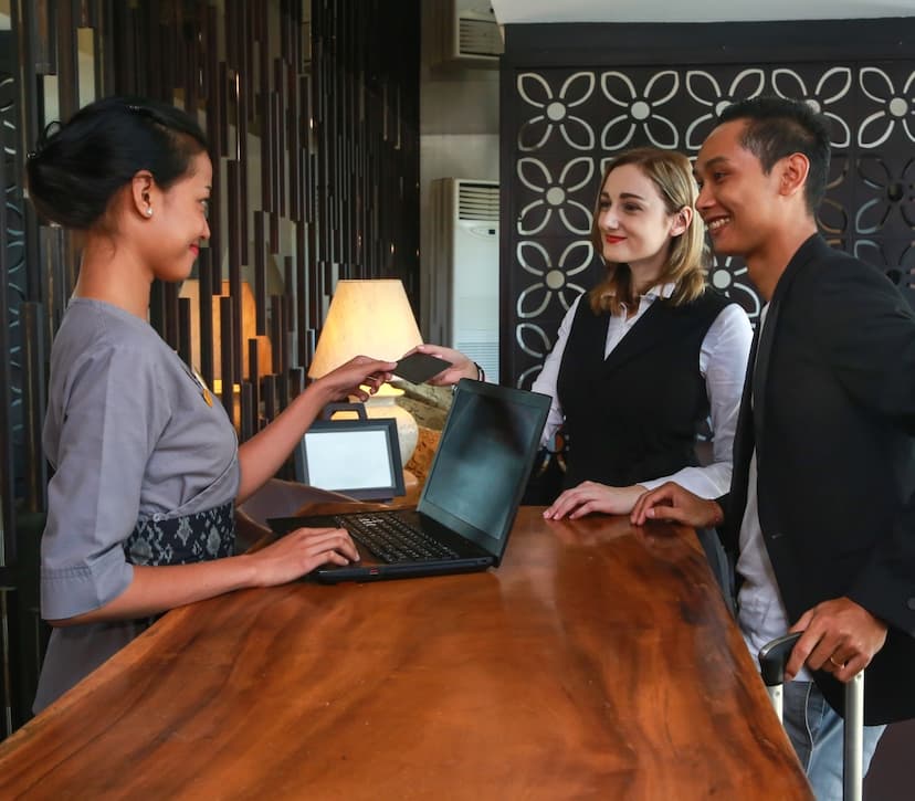 6 hotel marketing trends that drive travelers to book.