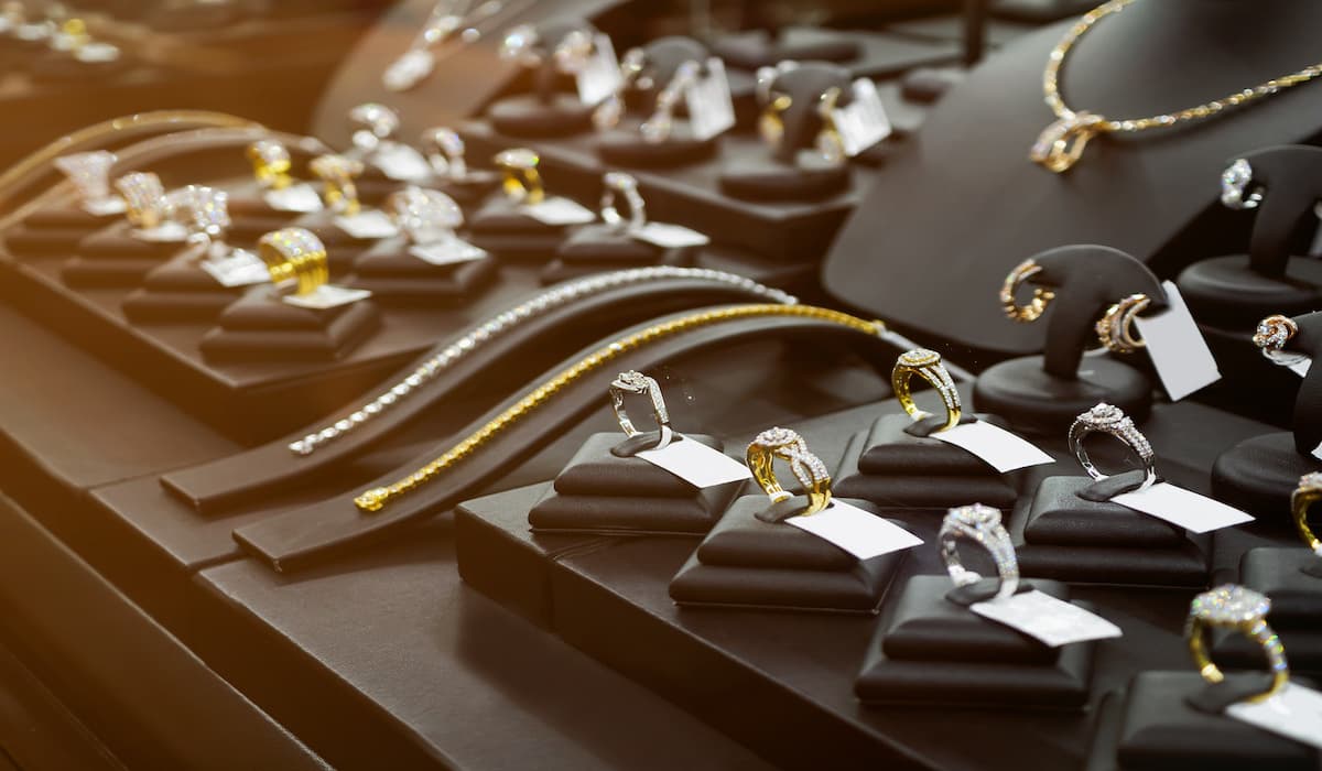 Shine Bright: 20 Tips for a Successful Jewelry Business